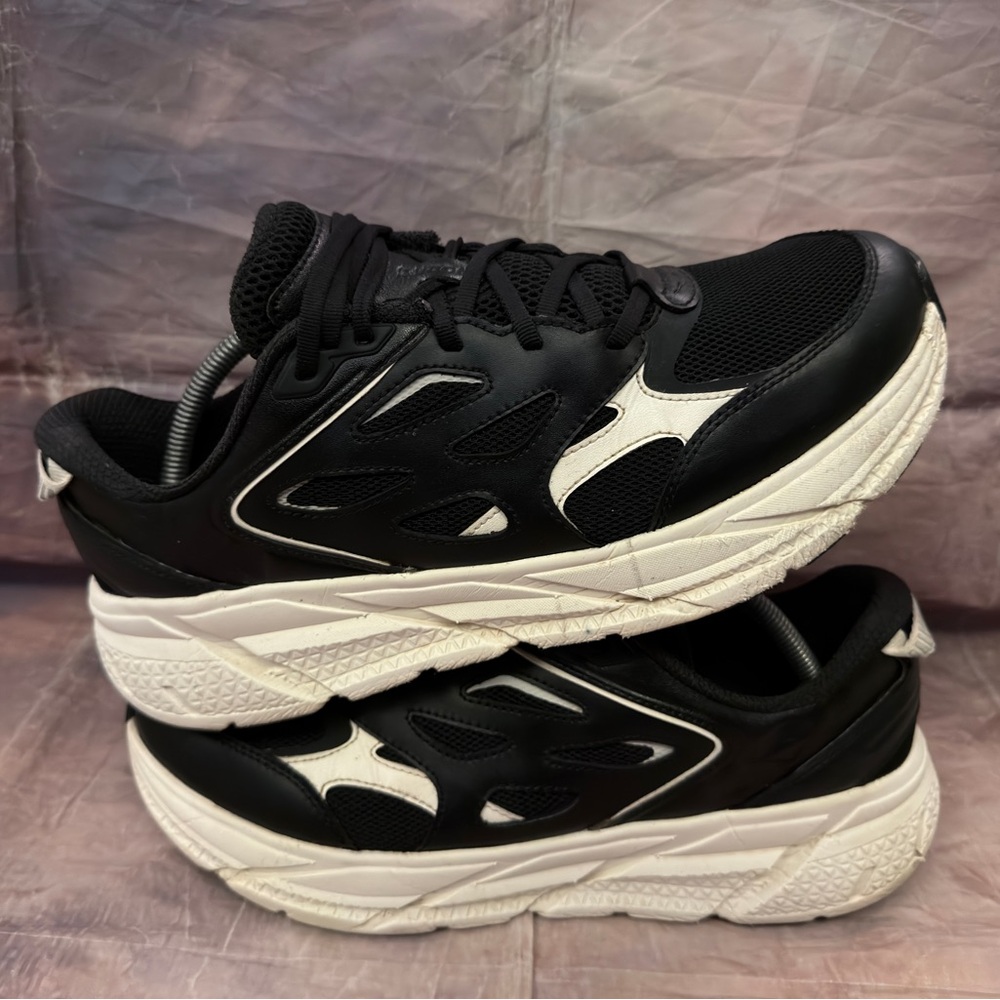 HOKA one one Clifton size 11